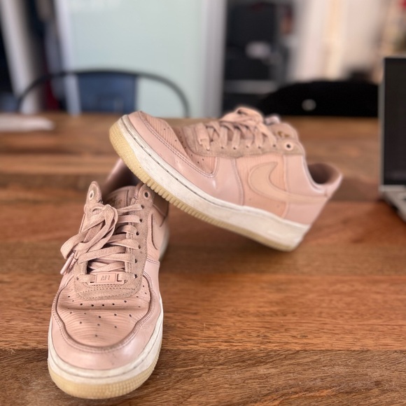 ✨NIKE Air Force I - Picture 3 of 3